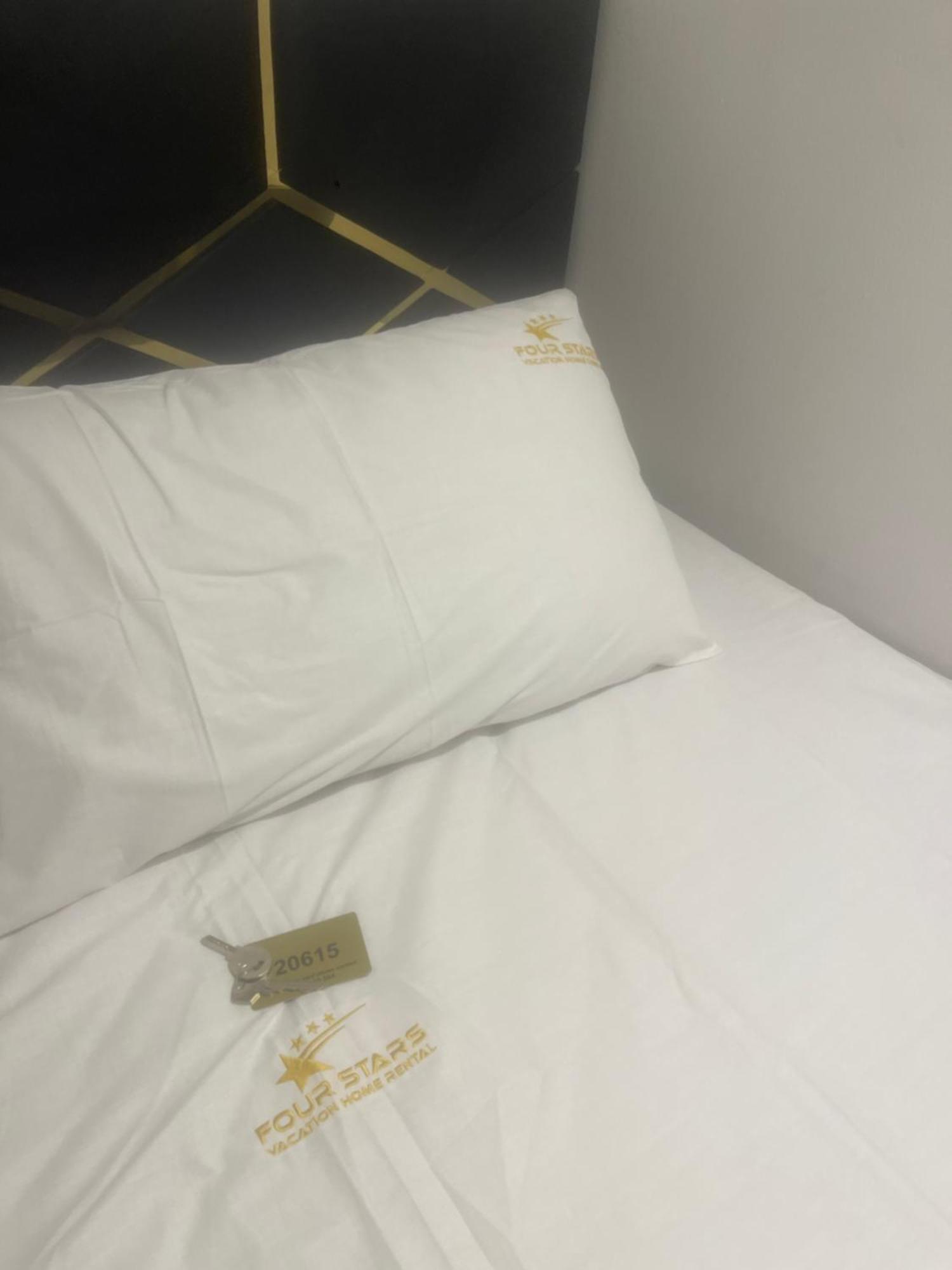 Four Stars Hostel Dubai Exterior foto