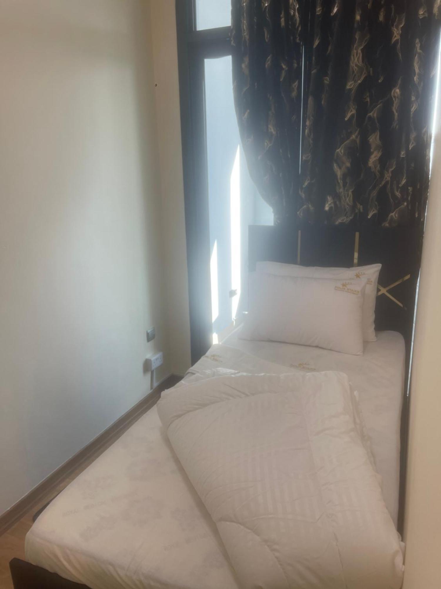 Four Stars Hostel Dubai Exterior foto